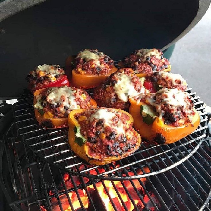 Фаршированные перцы на Big Green Egg