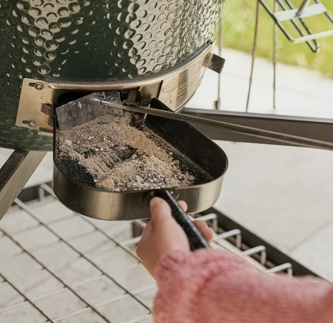 Как правильно чистить керамический гриль Big Green Egg — удаление золы и уход за грилем